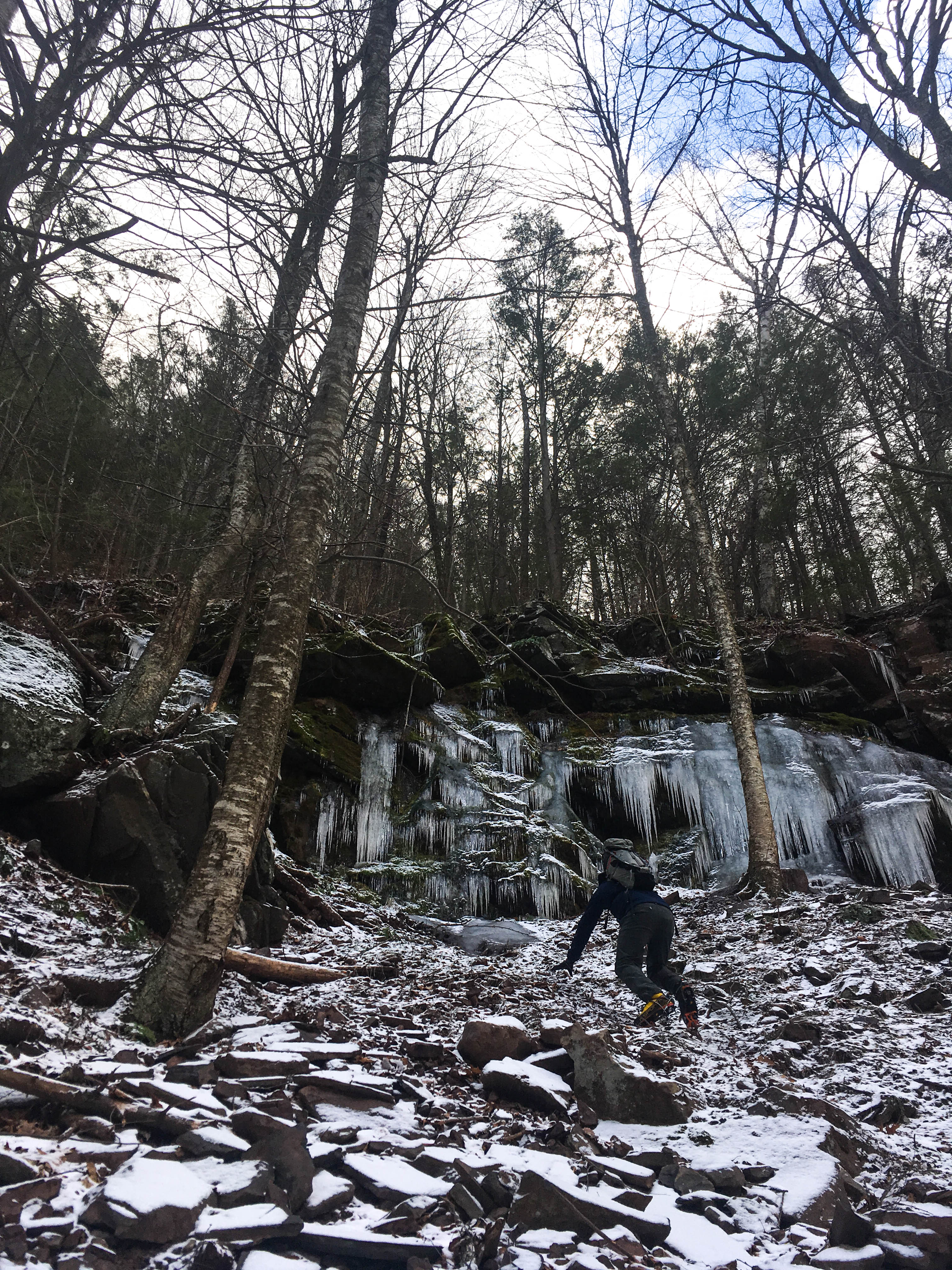 winter-ny-hiking-and-ice-climbing-in-the-catskills-kaaterskill-falls-8